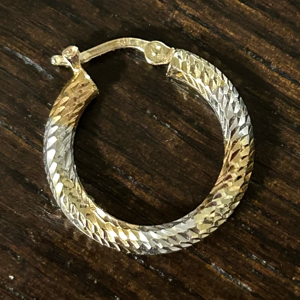 **FLASH SALE** 14K Gold Tri-color Earrings - Picture 5 of 7